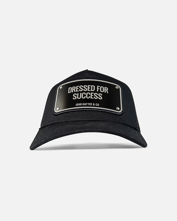DRESSED FOR SUCCESSS -PLACA ALUMINIO